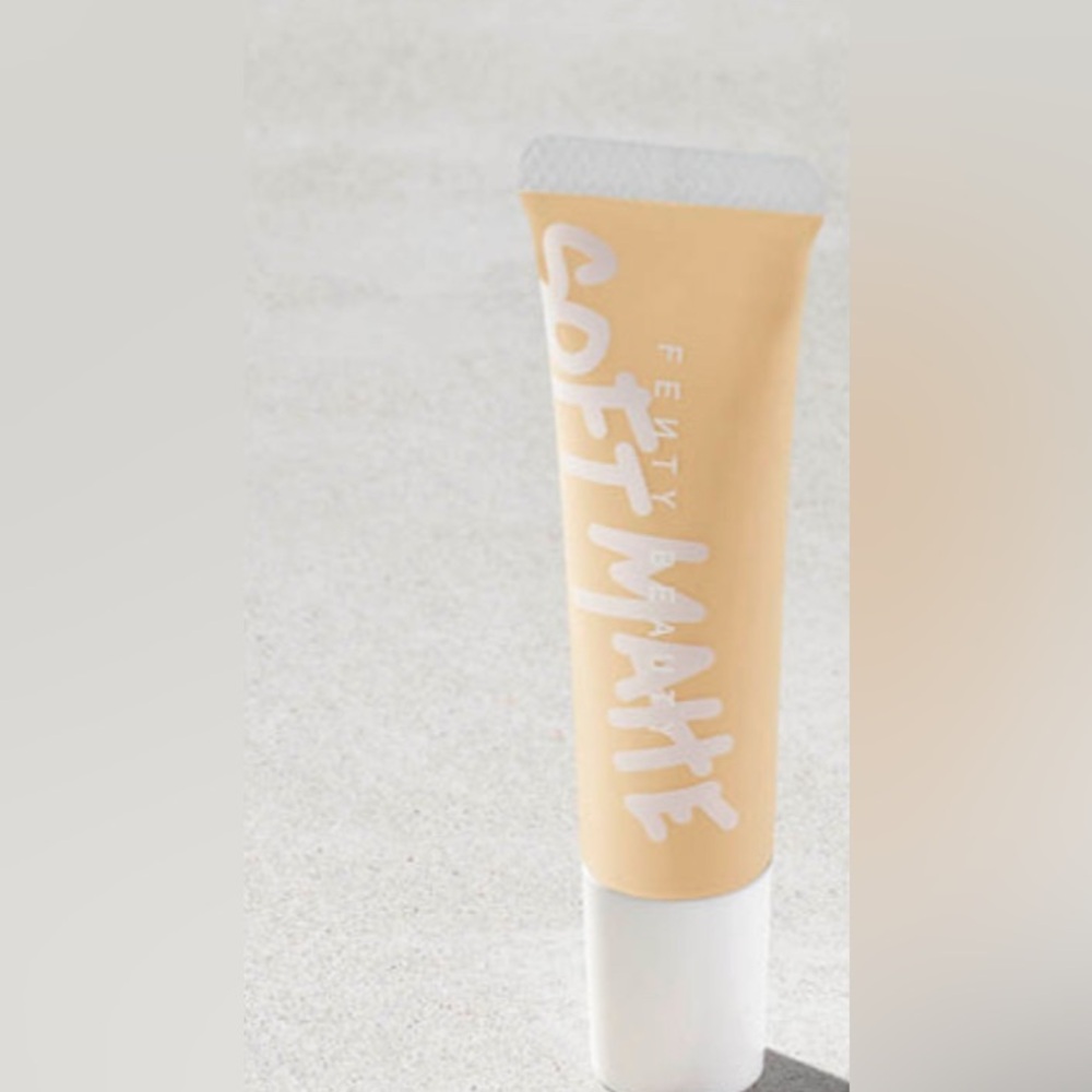 Fenty Beauty Soft Matte Foundation - Tan